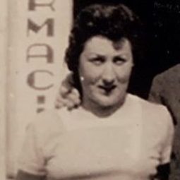 Mª DOLORES FREIRE MACEDA